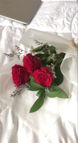 Send Valentine's Day Flowers to Karachi - SameDayFlowers.pk