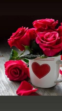 Roses and Love Mug gift set for romantic occasions