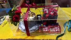 Cake and Flowers Lahore - SameDayFlowers.pk