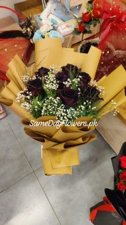 Black Roses Bouquet Lahore - SameDayFlowers.pk